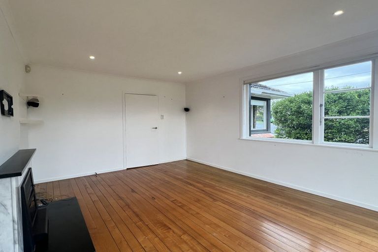 Photo of property in 2 Leander Road, Bayswater, Auckland, 0622