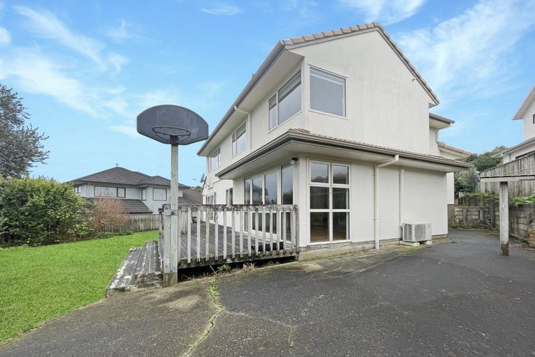 Photo of property in 18 Myers Grove, Churton Park, Wellington, 6037