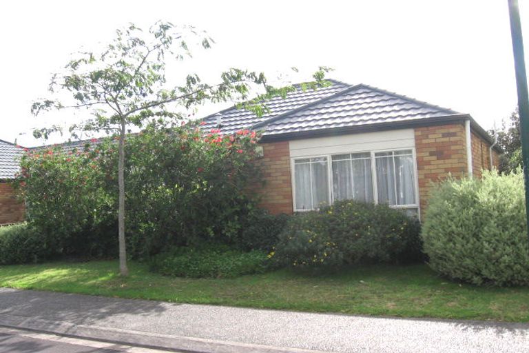 Photo of property in 16 Kilmarnock Avenue, Ranui, Auckland, 0612