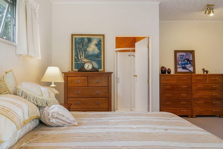 Photo of property in 307 Te Moana Road, Waikanae, 5036