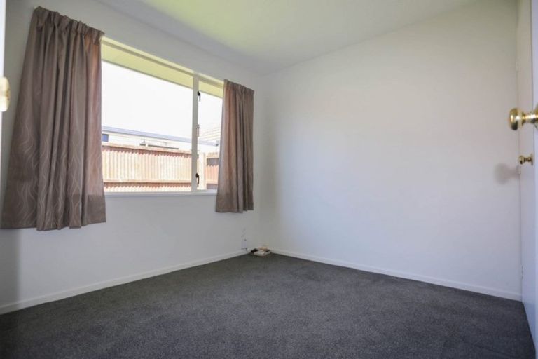 Photo of property in 4/2 Broadbent Street, Riccarton, Christchurch, 8041