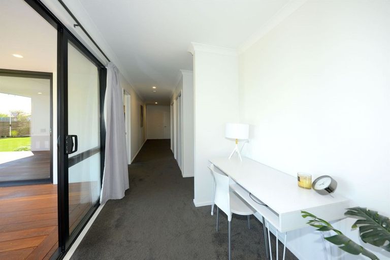 Photo of property in 9 Seaward Street, Pegasus, 7612