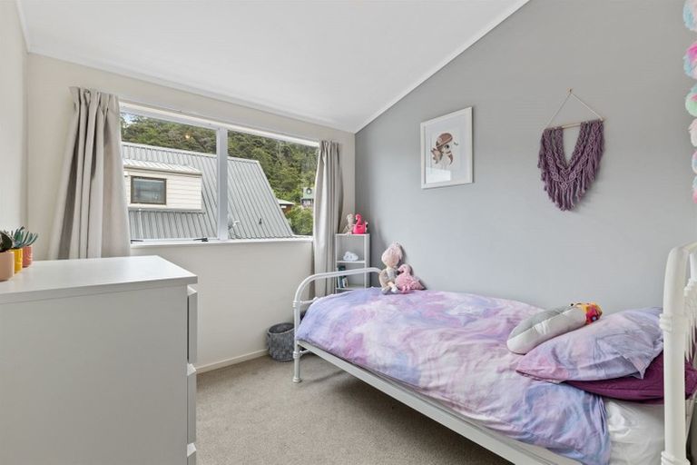 Photo of property in 2/7 Fernlea Rise, Bayview, Auckland, 0629