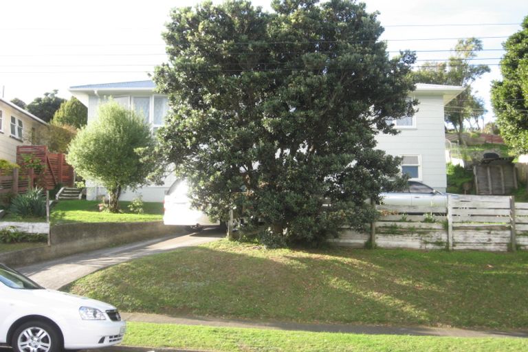 Photo of property in 18 Gloucester Street, Cannons Creek, Porirua, 5024