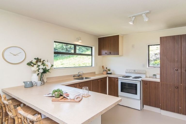 Photo of property in 90 Aorangi Road, Paraparaumu, 5032