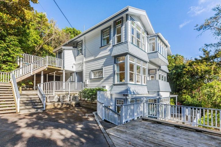 Photo of property in 44 Aurora Terrace, Kelburn, Wellington, 6012