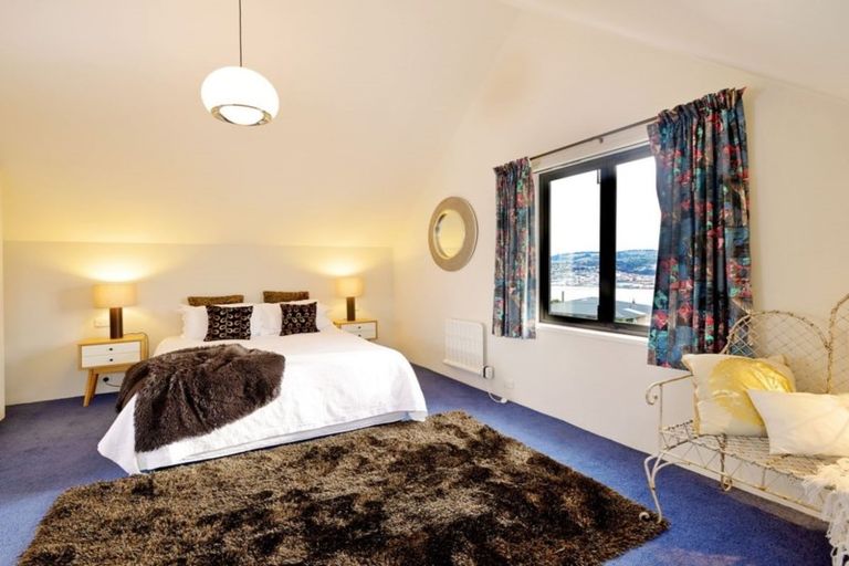 Photo of property in 110 Larnach Road, Vauxhall, Dunedin, 9013