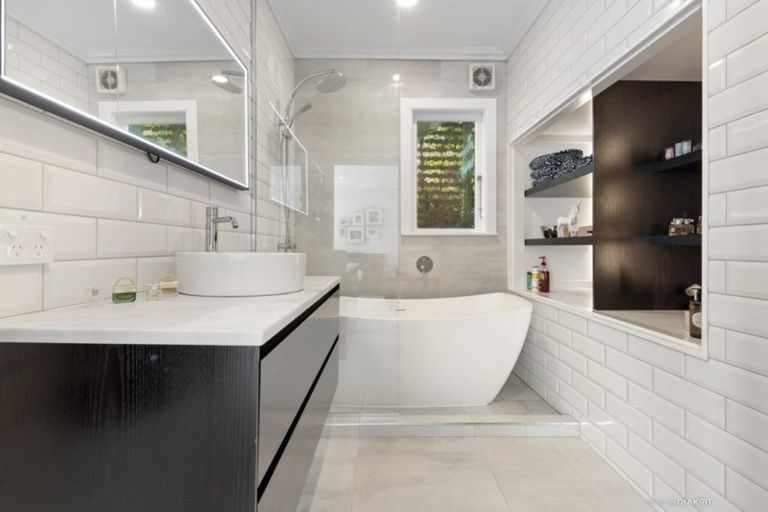 Photo of property in 12 Trelissick Crescent, Ngaio, Wellington, 6035