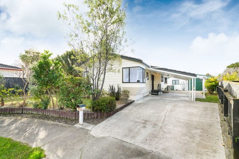 Photo of property in 2 Bevan Place, Cloverlea, Palmerston North, 4412