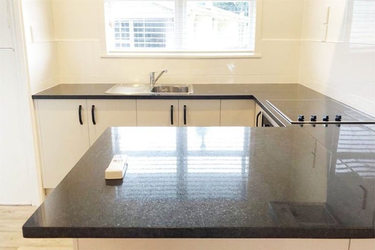 Photo of property in 1/129 Penrose Road, Mount Wellington, Auckland, 1060