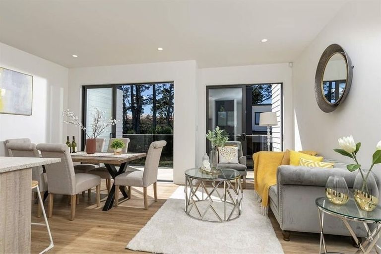 Photo of property in 19 Korokio Lane, Henderson, Auckland, 0612