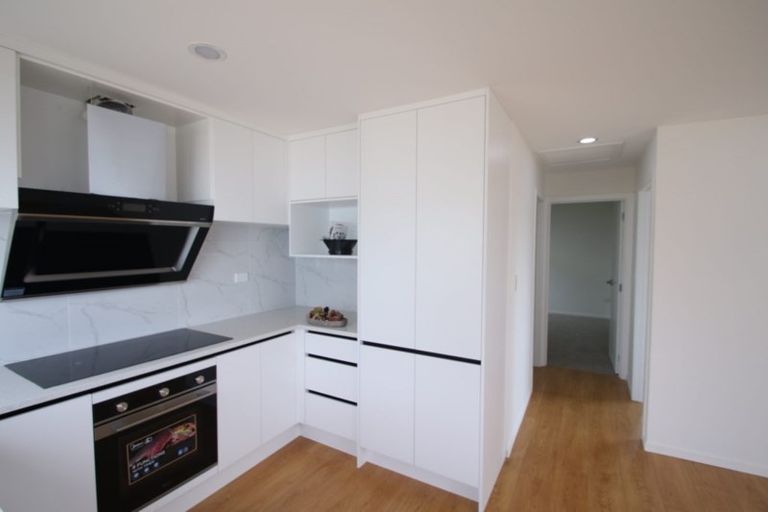 Photo of property in 10 Kereru Street, Henderson, Auckland, 0612