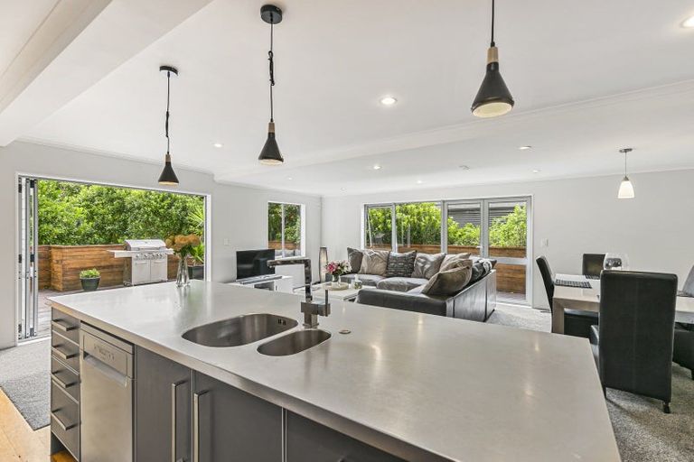 Photo of property in 35a Mandalay Terrace, Khandallah, Wellington, 6035