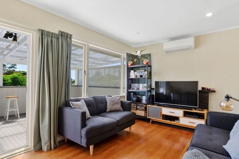 Photo of property in 1/23 Alexander Avenue, Torbay, Auckland, 0630