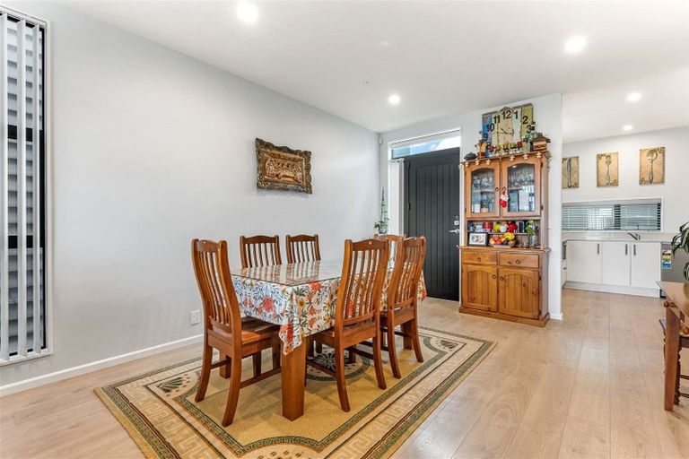 Photo of property in 15 Battalion Drive, Papakura, 2110