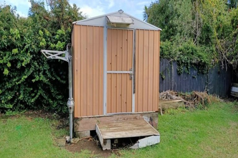 Photo of property in 2/265 Massey Road, Mangere East, Auckland, 2024