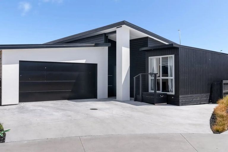 Photo of property in 3 Royal Crescent, Papamoa, 3118