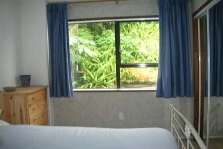 Photo of property in 2/126 Island Bay Road, Beach Haven, Auckland, 0626