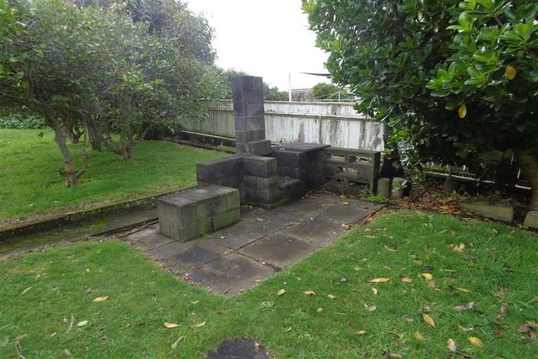 Photo of property in 25 Trafalgar Street, Westown, New Plymouth, 4310