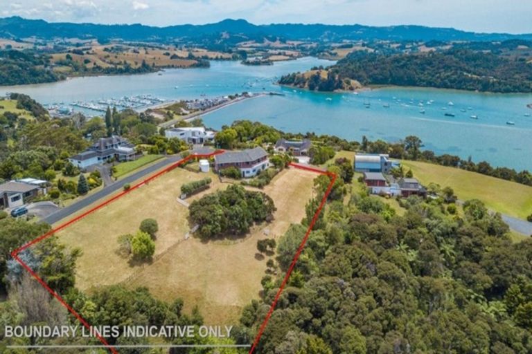 Photo of property in 12 Kotare Place, Sandspit, Warkworth, 0982