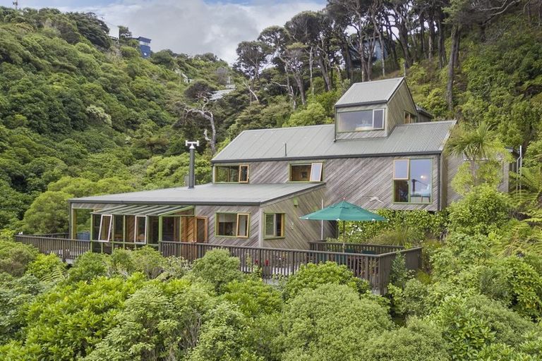 Photo of property in 125c Marine Drive, Sorrento Bay, Lower Hutt, 5013