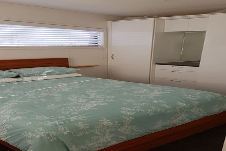 Photo of property in 38a Sunnynook Road, Sunnynook, Auckland, 0620