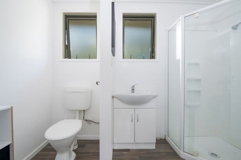 Photo of property in 2/1 Angle Street, Picton, 7220