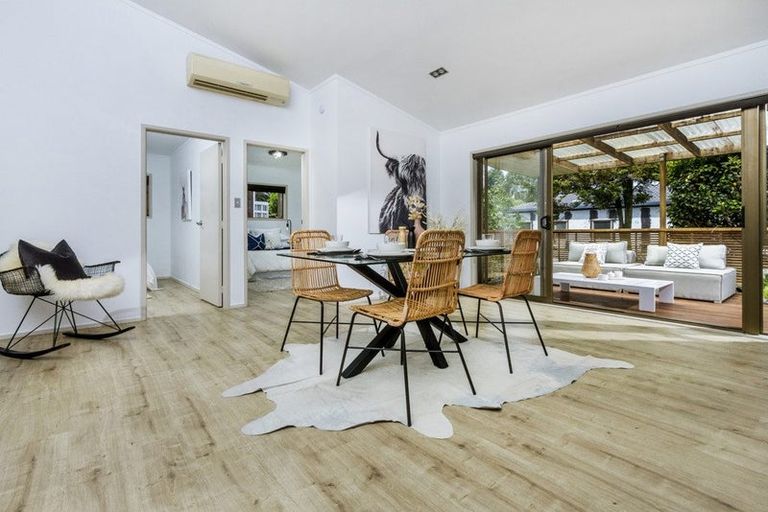 Photo of property in 18 Mappin Place, Chatswood, Auckland, 0626