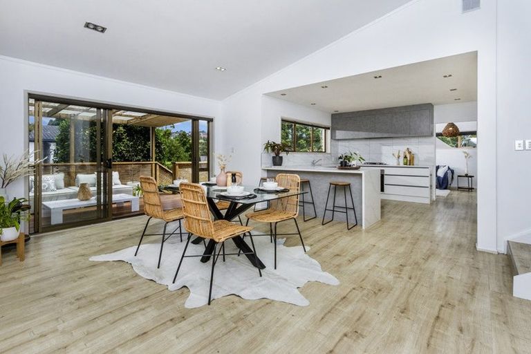 Photo of property in 18 Mappin Place, Chatswood, Auckland, 0626