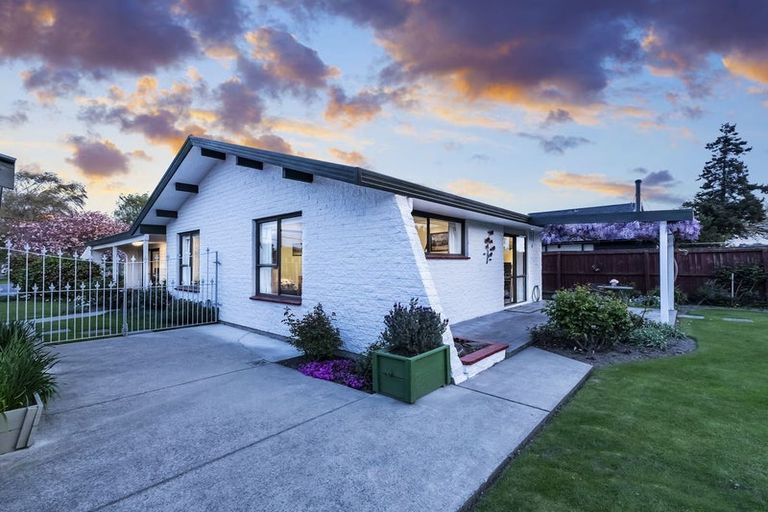 Photo of property in 74 Sabys Road, Halswell, Christchurch, 8025