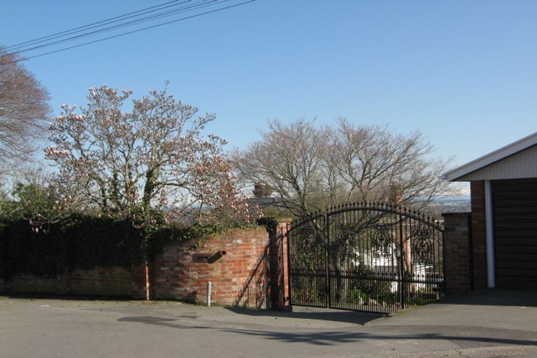 Photo of property in 17a Heaton Rhodes Place, Cashmere, Christchurch, 8022