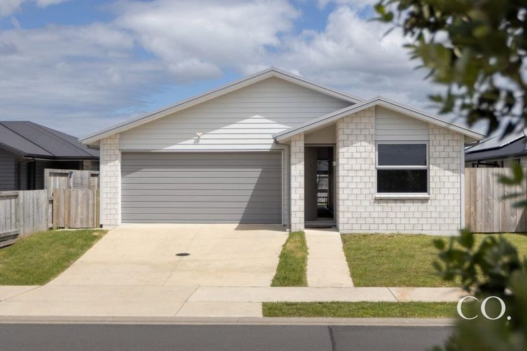 Photo of property in 15 Furlong Road, Papamoa, 3118