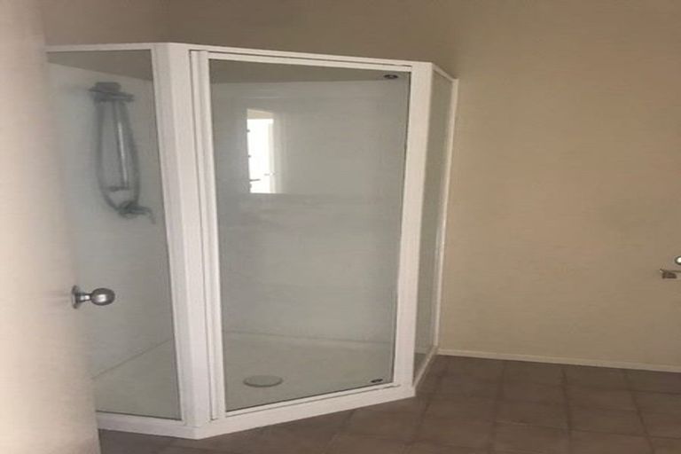 Photo of property in 15/21 Armoy Drive, East Tamaki, Auckland, 2016