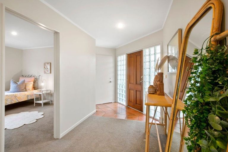 Photo of property in 11 Chatswood Grove, Fitzroy, New Plymouth, 4312