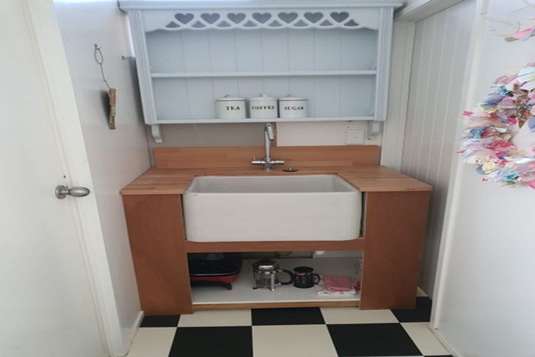 Photo of property in 44 Napier Road, Havelock North, 4130