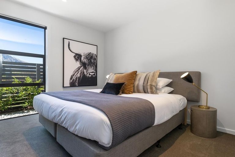 Photo of property in 17 Falconer Rise, Jacks Point, Queenstown, 9371