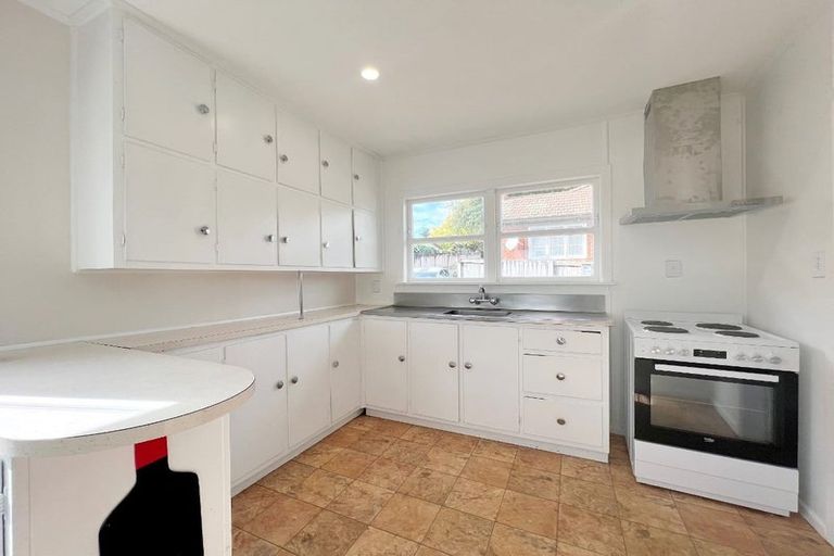 Photo of property in 96a Forest Lake Road, Forest Lake, Hamilton, 3200