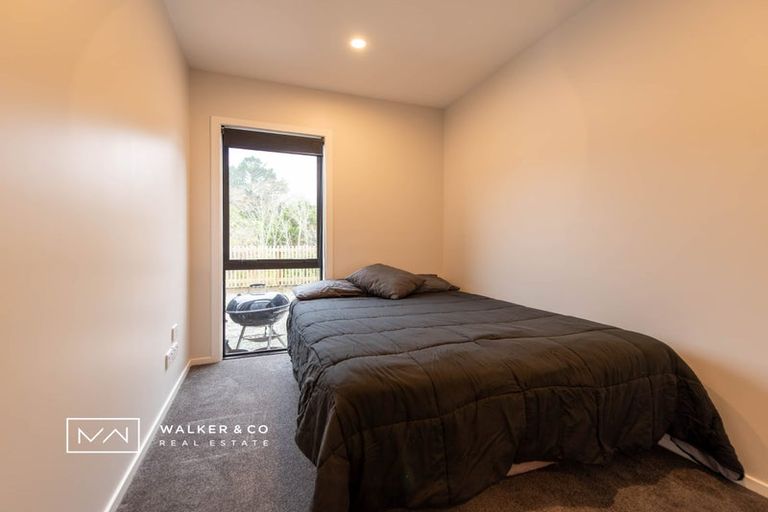 Photo of property in 2 Nikau Lane, Timberlea, Upper Hutt, 5018