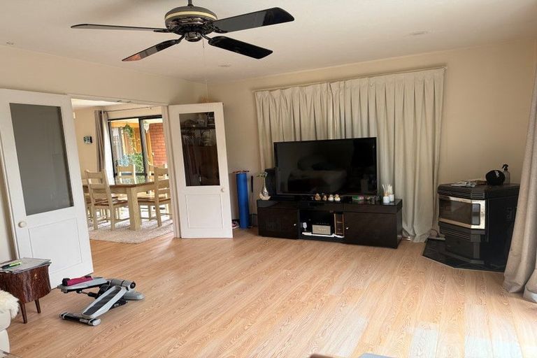 Photo of property in 18 Shaftesbury Street, Avonhead, Christchurch, 8042