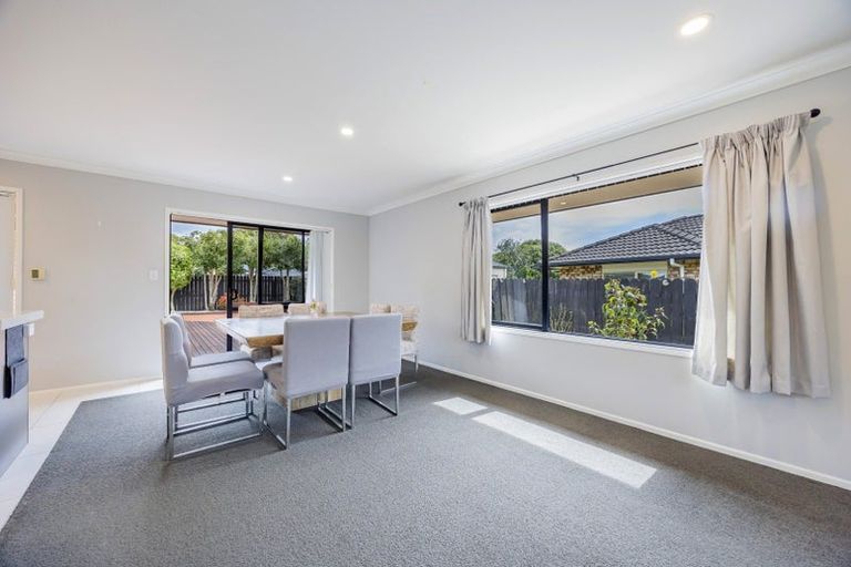 Photo of property in 56 Lothian Brae, Wattle Downs, Auckland, 2103