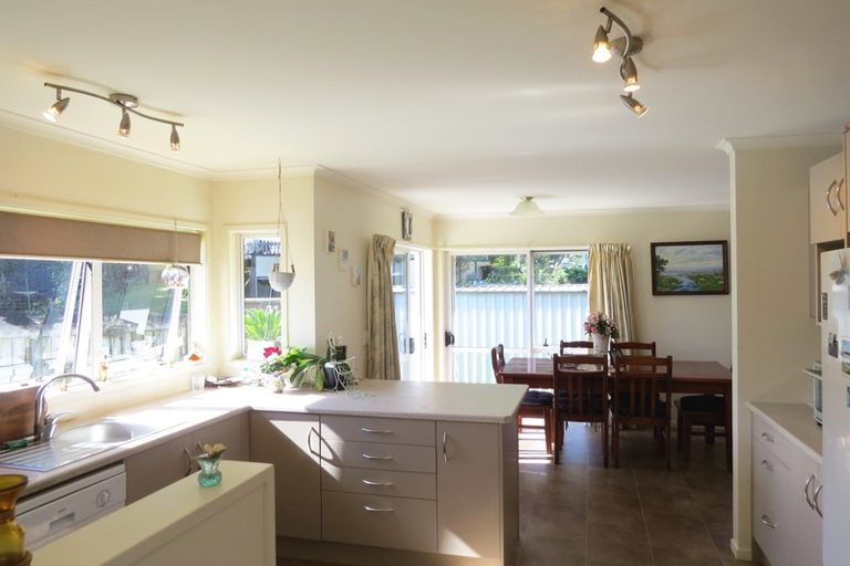 Photo of property in 90 Victoria Street, Coromandel, 3506