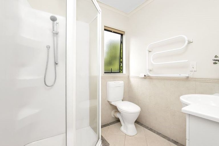 Photo of property in 132 Redoubt Road, Goodwood Heights, Auckland, 2105