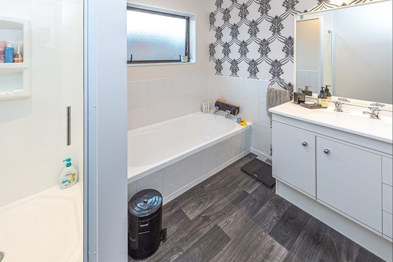 Photo of property in 1 Loader Place, Tawhero, Whanganui, 4501