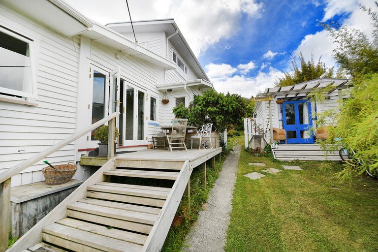 Photo of property in 20 Sea View Road, Leigh, Warkworth, 0985