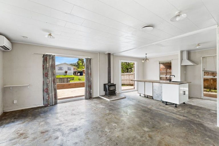 Photo of property in 15 Kopi Place, Massey, Auckland, 0614