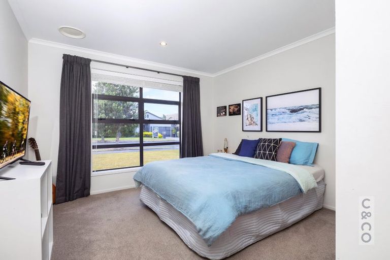 Photo of property in 10 Pohutukawa Parade, Riverhead, 0820