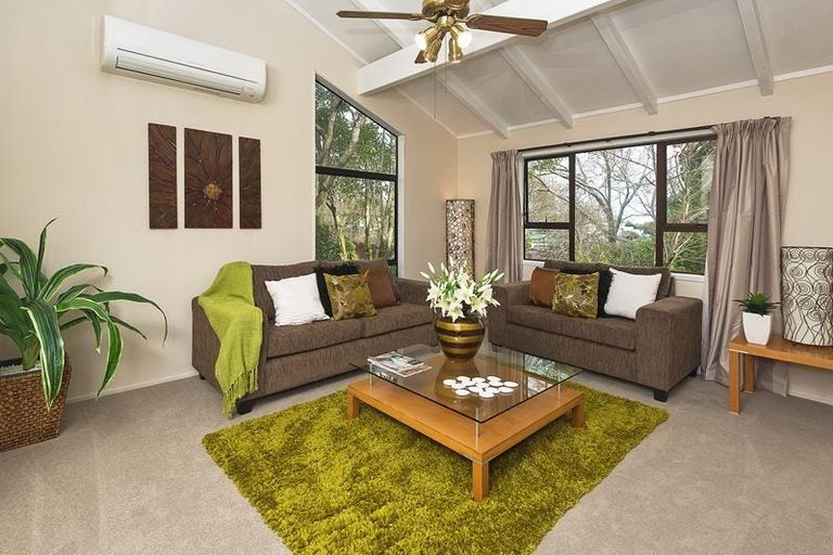 Photo of property in 26 Rotoma Rise, Clover Park, Auckland, 2019