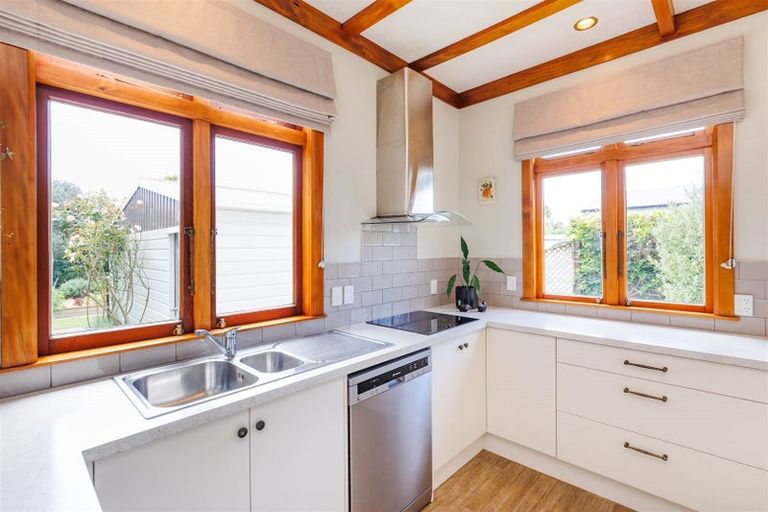 Photo of property in 247 College Street, West End, Palmerston North, 4412