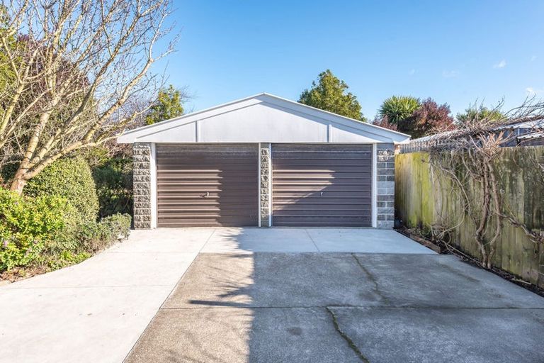Photo of property in 17 Moyna Avenue, Dallington, Christchurch, 8061