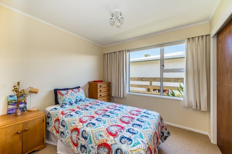 Photo of property in 5 Callender Terrace, Paraparaumu Beach, Paraparaumu, 5032